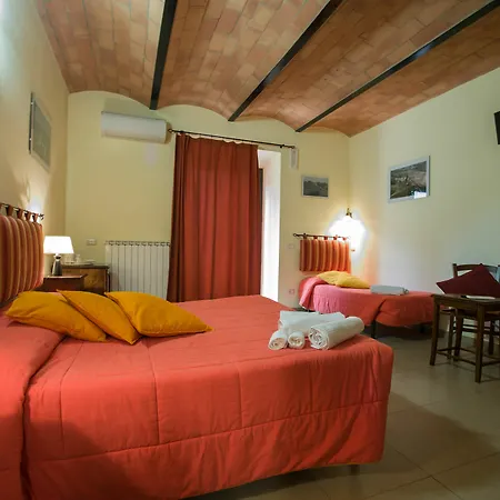 فندق مبيت وإفطار Gli Archi سيينا